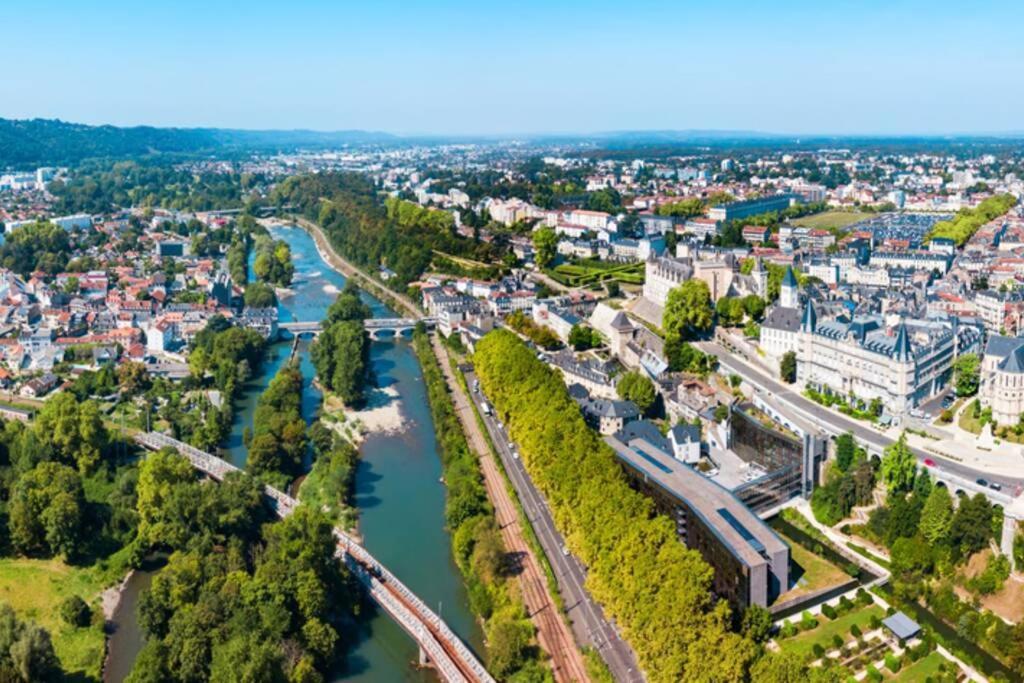 ONLOC - Appart Réveil proche Halles avec parking Pau Exterior foto